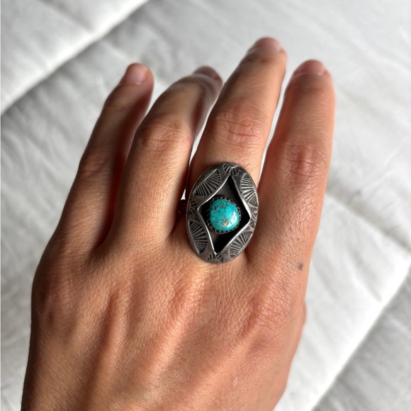 Vintage Jewelry - Turquoise Silver Ring